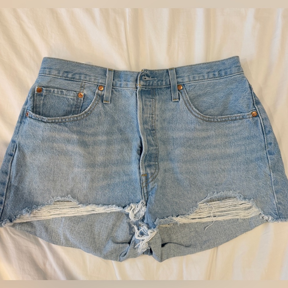 Levi’s Premium High Rise Distressed Denim Shorts – W32